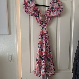 Floral Halter Vacay Dress size XS (2)